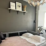 Harmony Two-room Near Bus- And Railwaystation * 图尔库