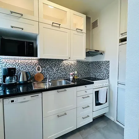 Harmony Two-room Near Bus- And Railwaystation 아파트 *